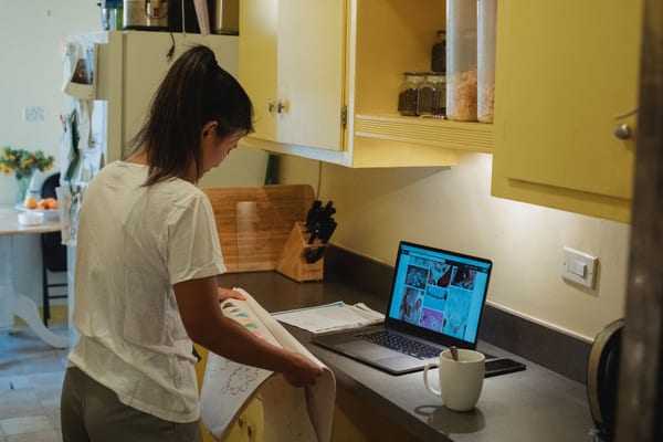 Trường đại học từ xa quản trị kinh doanh uy tín: Nâng tầm sự nghiệp với DHV