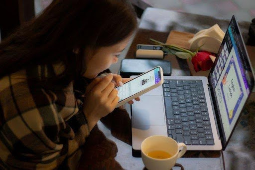 So sánh đại học từ xa quản trị kinh doanh và chính quy: Lựa chọn nào tối ưu cho bạn?